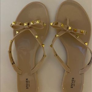 Steve Madden Deena Sandal (NEVER WORN)